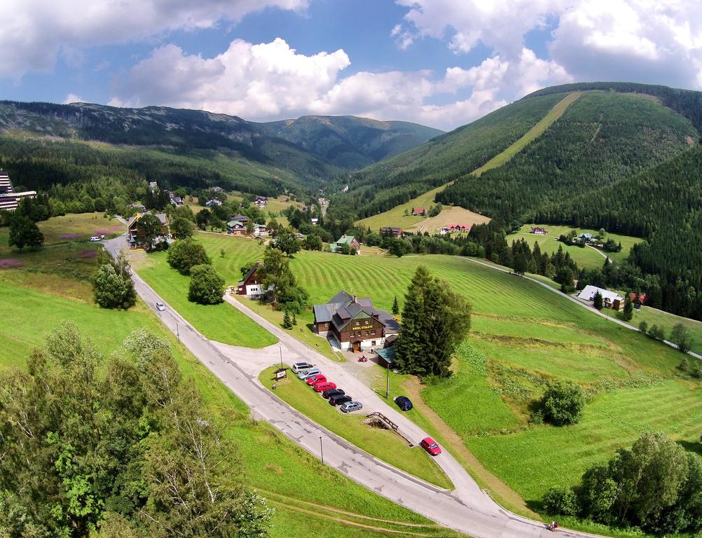 Alpsky Hotel Špindlerŭv Mlýn Buitenkant foto