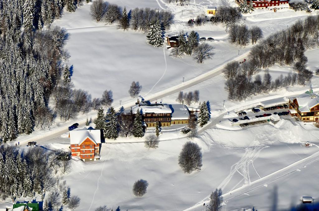 Alpsky Hotel Špindlerŭv Mlýn Buitenkant foto