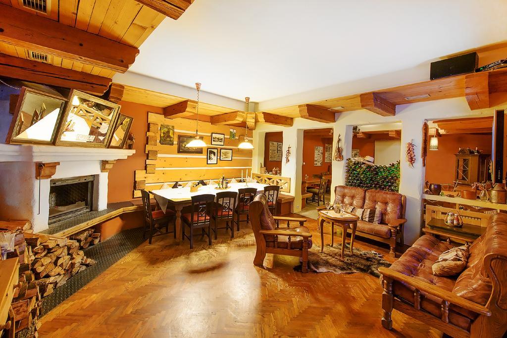 Alpsky Hotel Špindlerŭv Mlýn Buitenkant foto