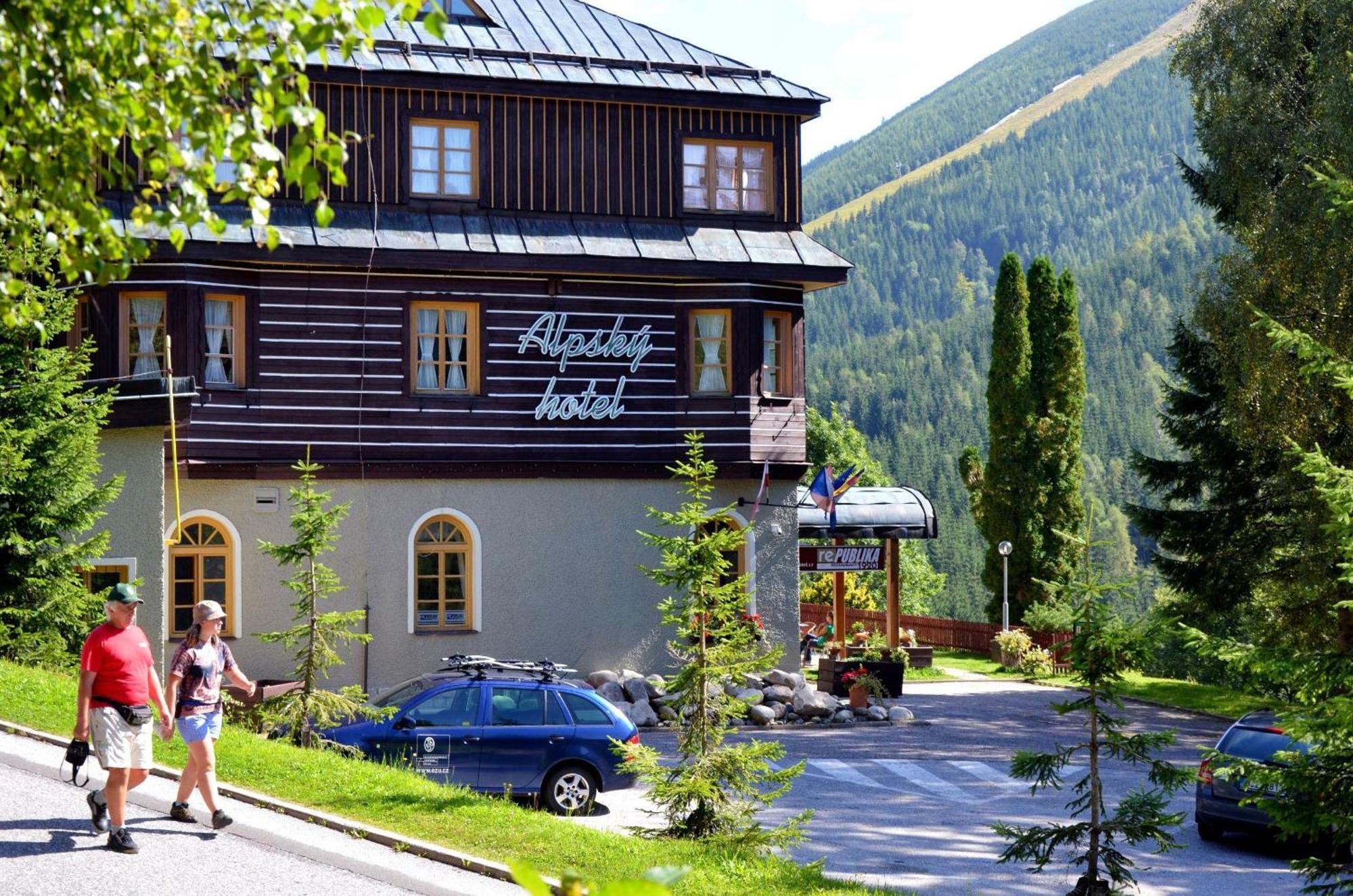 Alpsky Hotel Špindlerŭv Mlýn Buitenkant foto