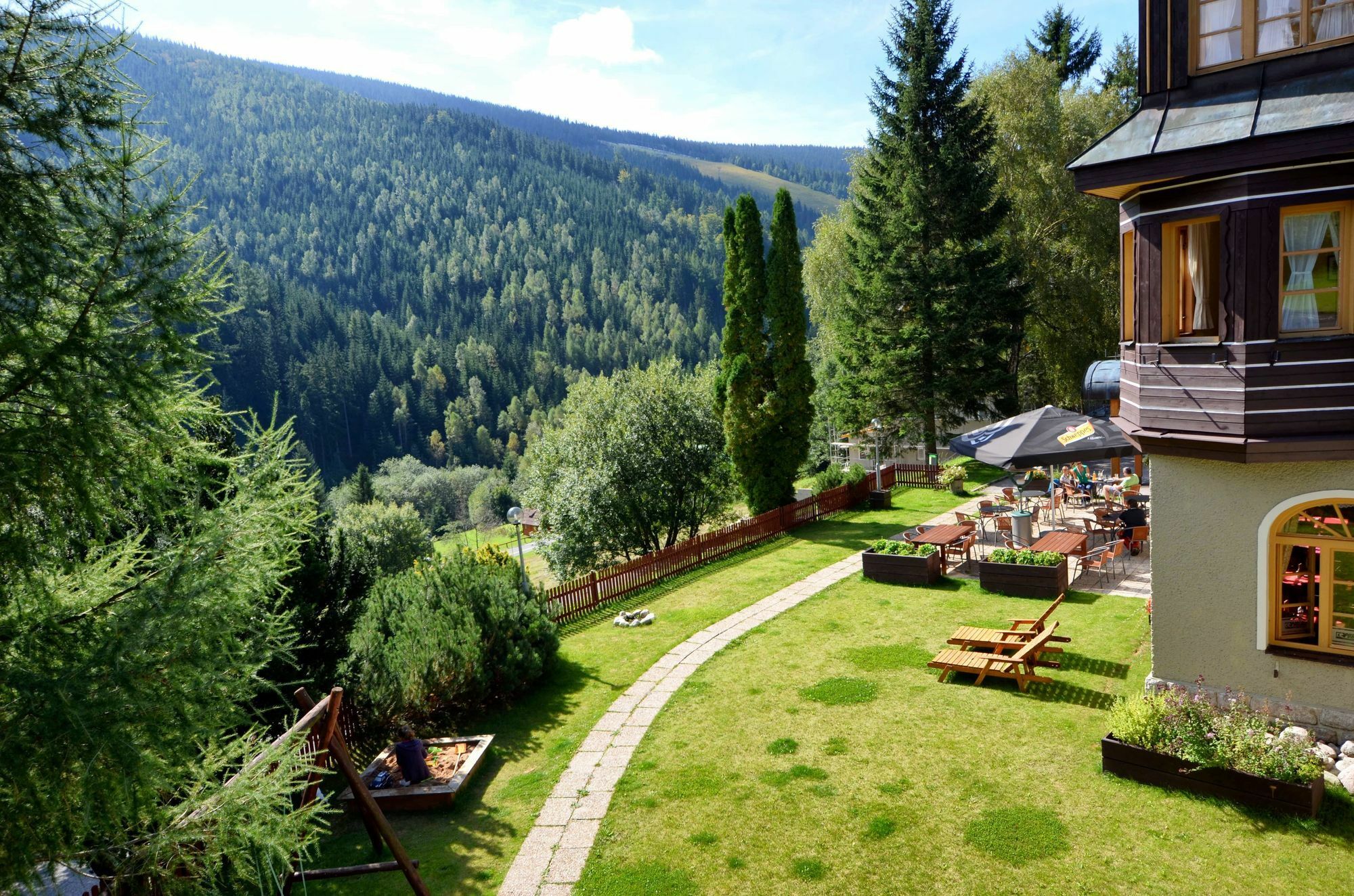Alpsky Hotel Špindlerŭv Mlýn Buitenkant foto