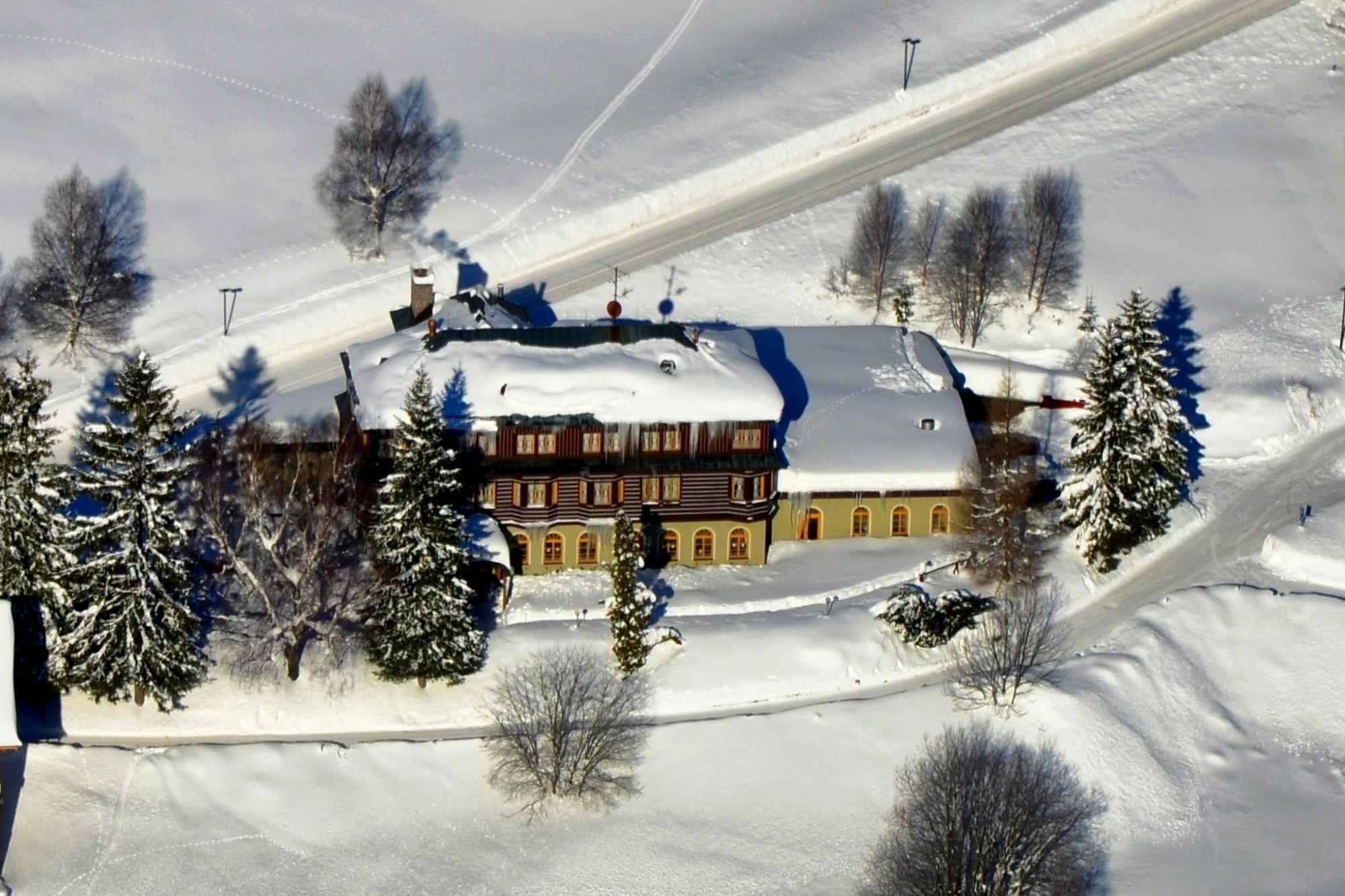 Alpsky Hotel Špindlerŭv Mlýn Buitenkant foto